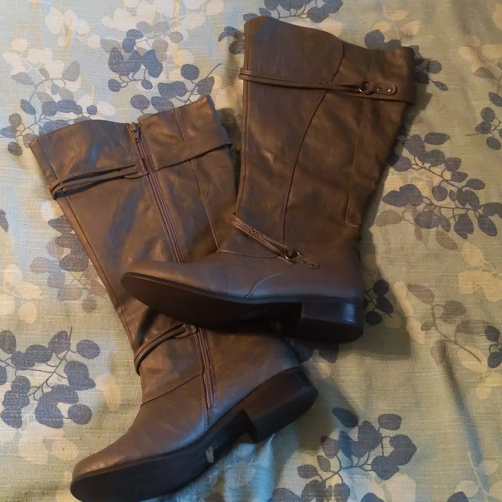 Journee Collection Tall Boots - Size 9.5 - Gray